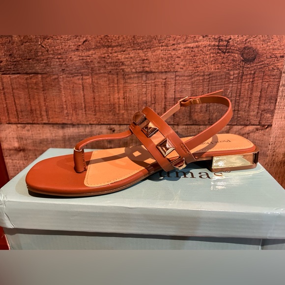 Sandals - Picture 1 of 4